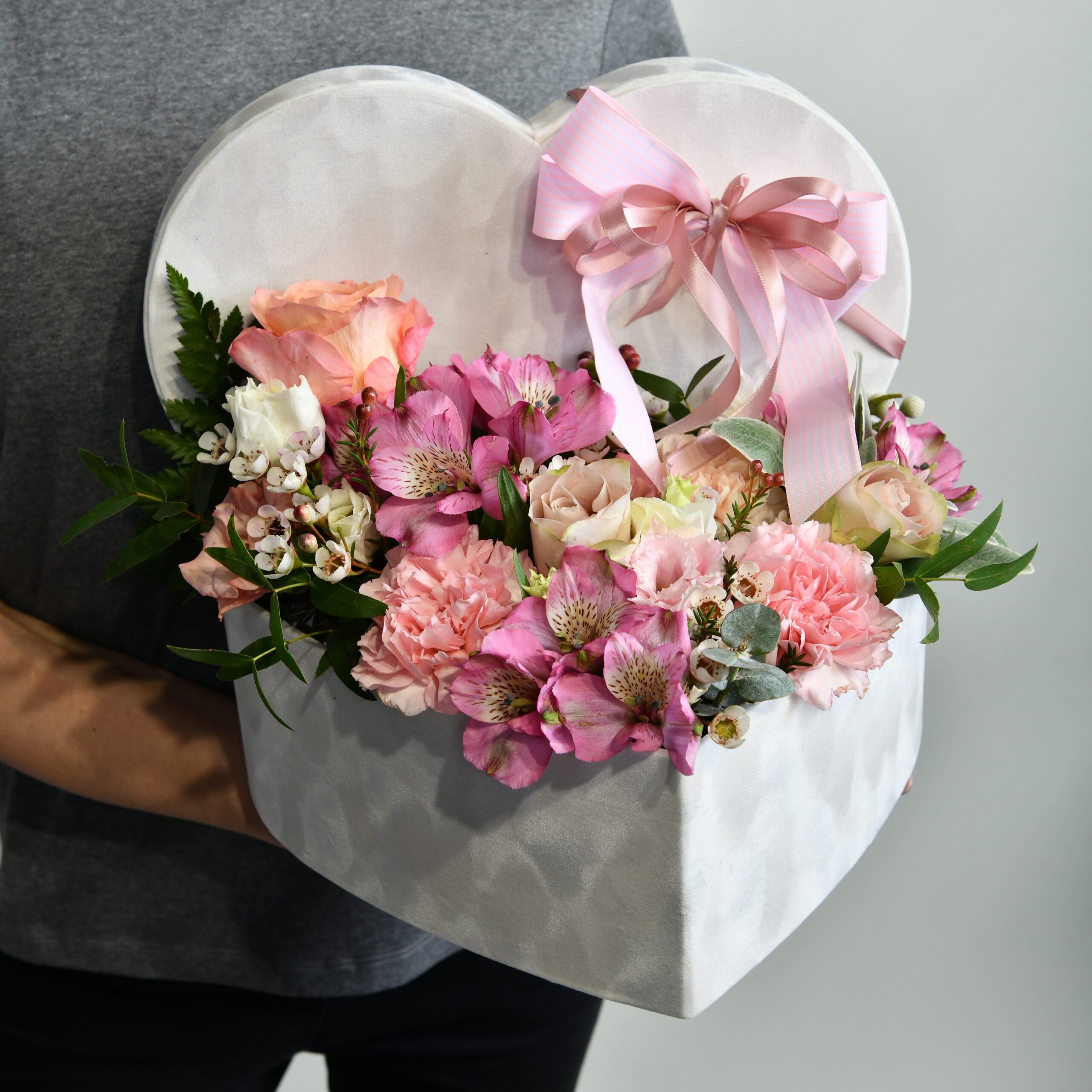 цветы в коробке - доставка цветов Белград - интернет магазин цветов Белград