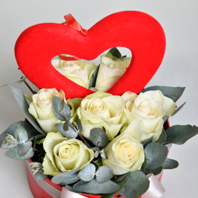 Flower arrangement for lovers