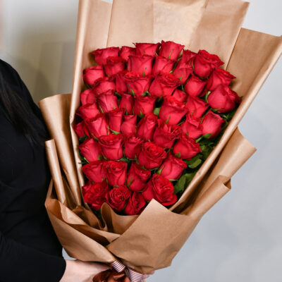 51 Ruža u stepenastom buketu - xxl buket - veliki buketi cveća - dostava cveća Beograd
