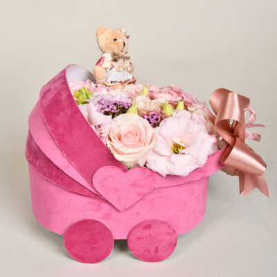 Roze cvetna kolevka za bebe