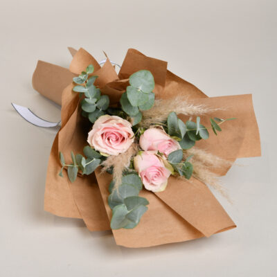 Идиллический букет элегантных роз.