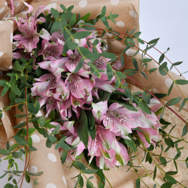 tufted exotic bouquet zoom - flower bouquets - flower delivery Belgrade - flower shop online Belgrade